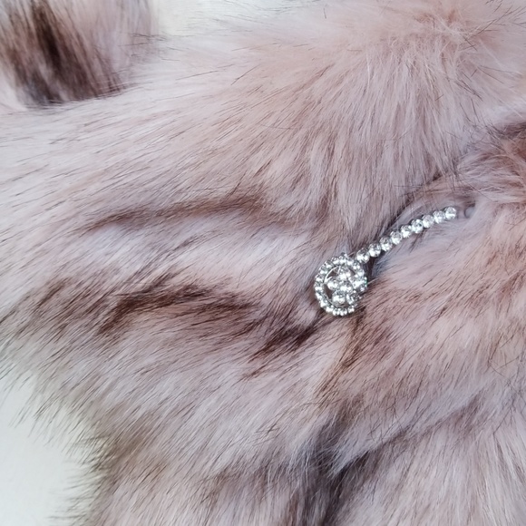 Fun Rhinestone Silvertone Safety Pin Brooch Pin - Picture 8 of 8